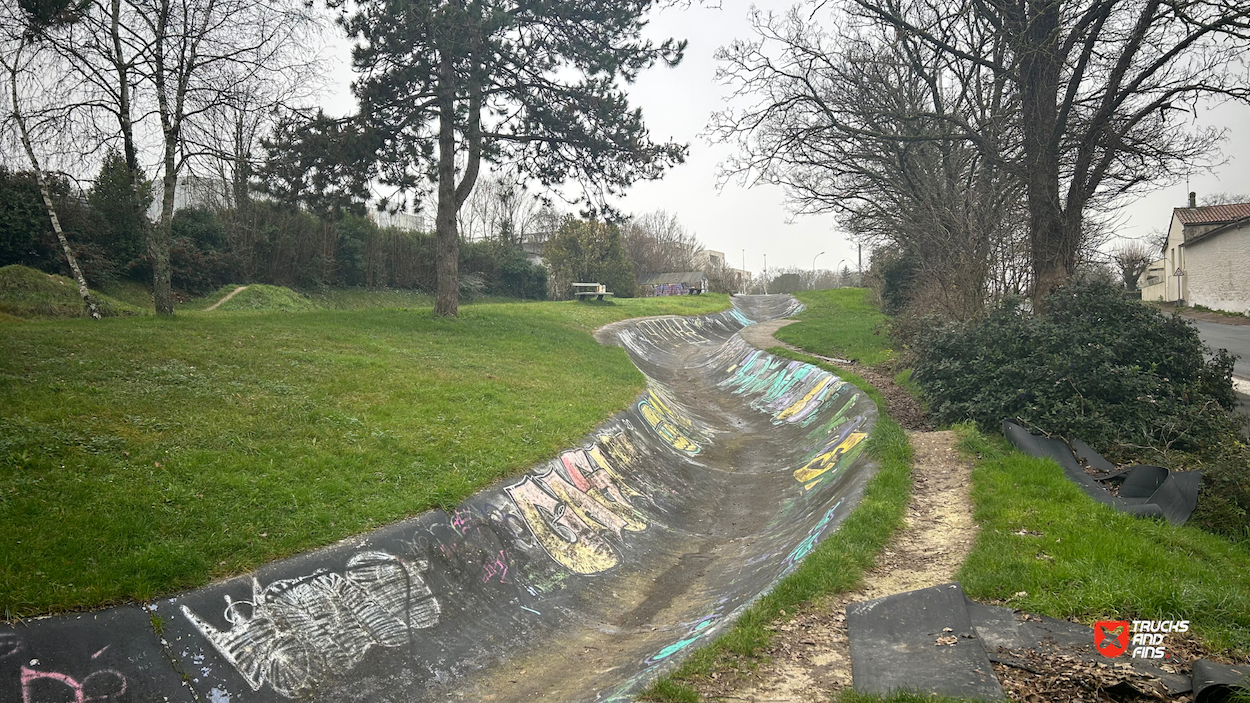 Saintes Bowl Skatepark